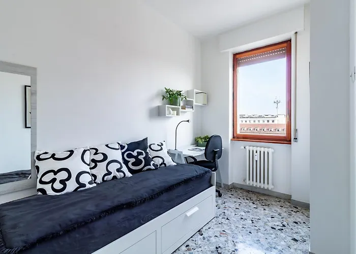 Melchiorre Gioia 67 Apartament