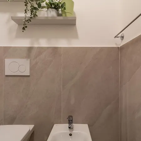 Apartment Melchiorre Gioia 67 Milan